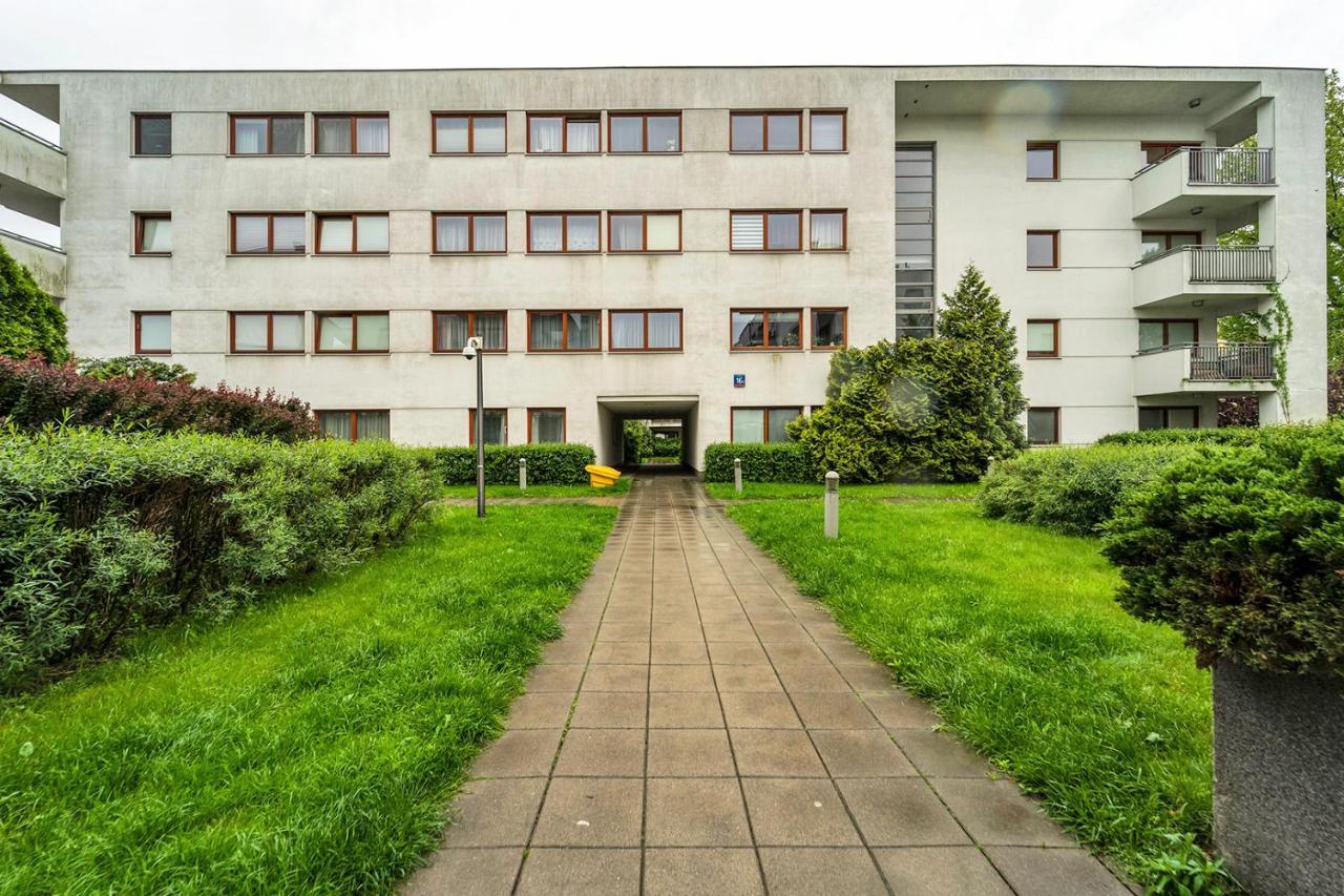 Malborska Metro Kondratowicza Apartment *